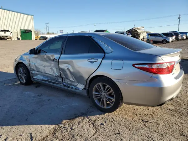4T1BF1FK8GU138826 2016 TOYOTA CAMRY - Image 2