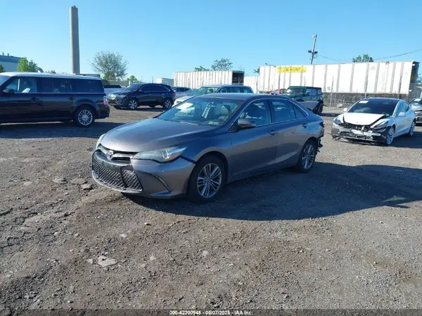 4T1BF1FK8GU138969 2016 TOYOTA CAMRY - Image 2