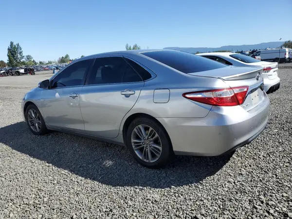 4T1BF1FK8GU139023 2016 TOYOTA CAMRY - Image 2