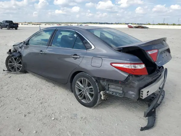 4T1BF1FK8GU139071 2016 TOYOTA CAMRY - Image 2