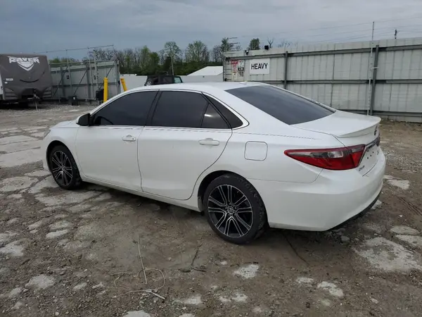 4T1BF1FK8GU141855 2016 TOYOTA CAMRY - Image 2