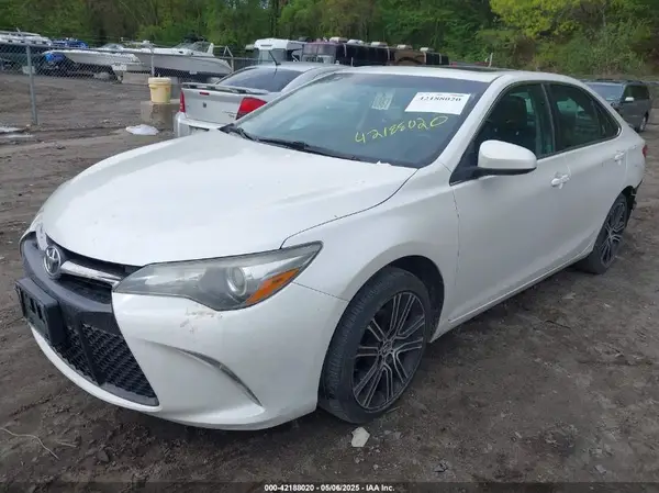 4T1BF1FK8GU144075 2016 TOYOTA CAMRY - Image 2