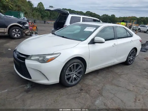 4T1BF1FK8GU145159 2016 TOYOTA CAMRY - Image 2