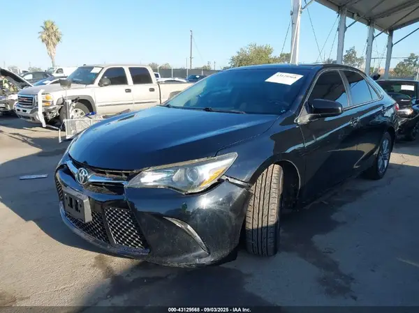 4T1BF1FK8GU145257 2016 TOYOTA CAMRY - Image 2