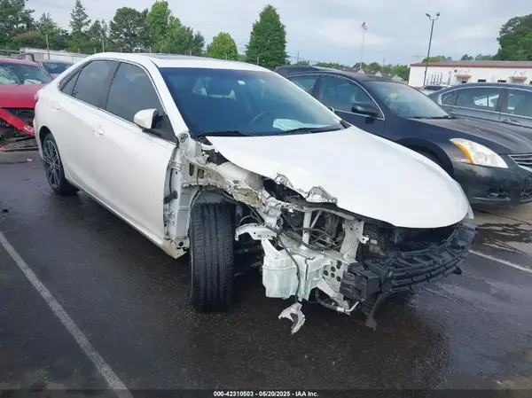 4T1BF1FK8GU146182 2016 TOYOTA CAMRY - Image 1