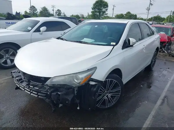 4T1BF1FK8GU146182 2016 TOYOTA CAMRY - Image 2