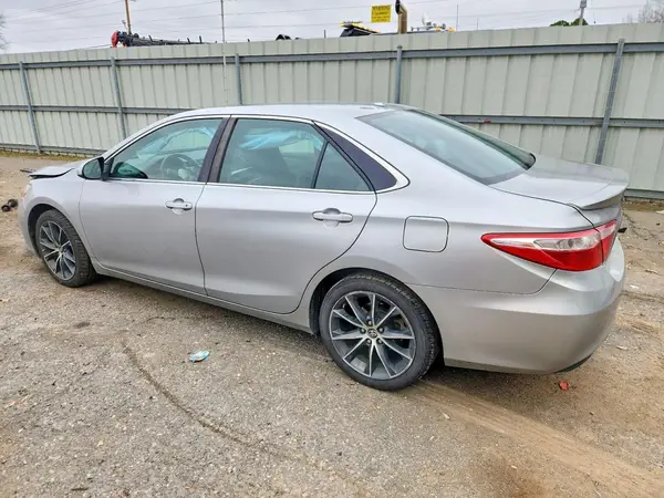4T1BF1FK8GU146604 2016 TOYOTA CAMRY - Image 2