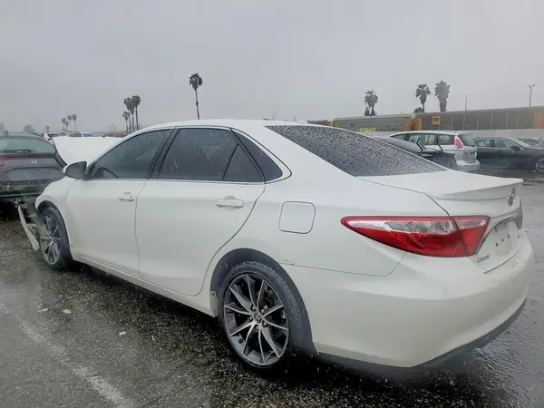 4T1BF1FK8GU148420 2016 TOYOTA CAMRY - Image 2