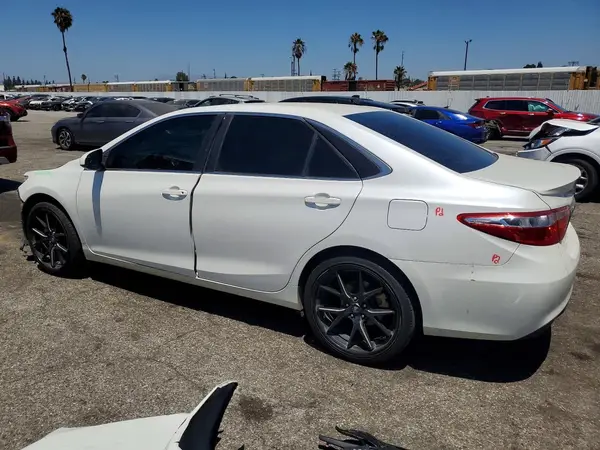 4T1BF1FK8GU151480 2016 TOYOTA CAMRY - Image 2