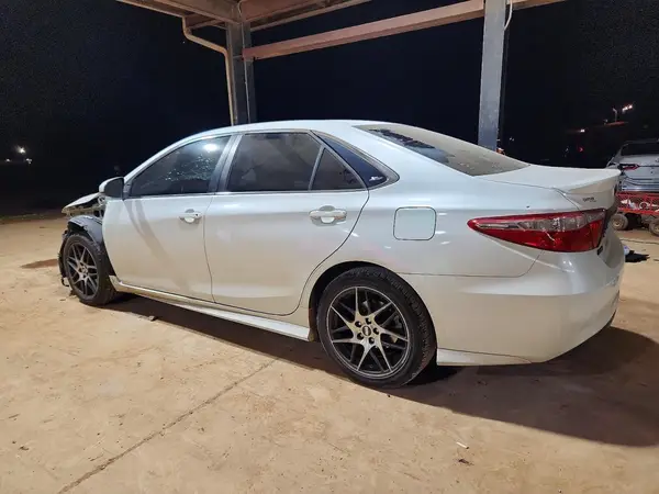 4T1BF1FK8GU153195 2016 TOYOTA CAMRY - Image 2