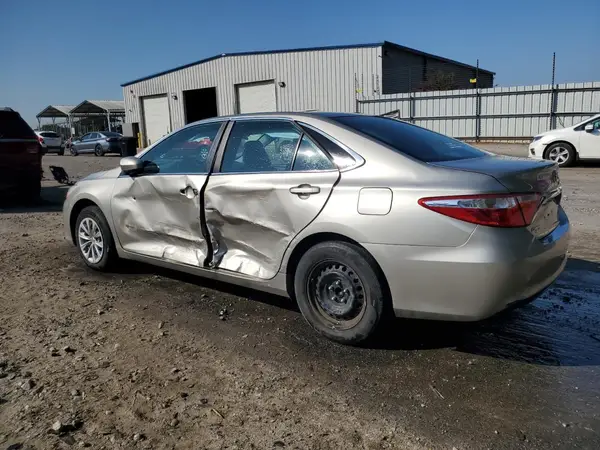 4T1BF1FK8GU153763 2016 TOYOTA CAMRY - Image 2
