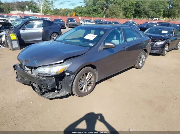 4T1BF1FK8GU154086 2016 TOYOTA CAMRY - Image 2