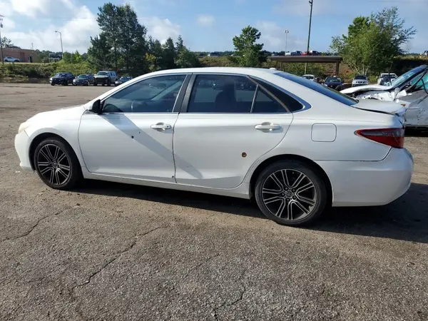 4T1BF1FK8GU155528 2016 TOYOTA CAMRY - Image 2