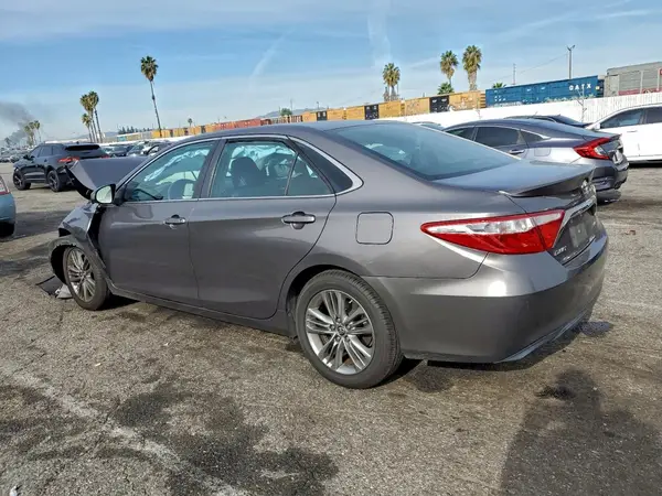 4T1BF1FK8GU155979 2016 TOYOTA CAMRY - Image 2