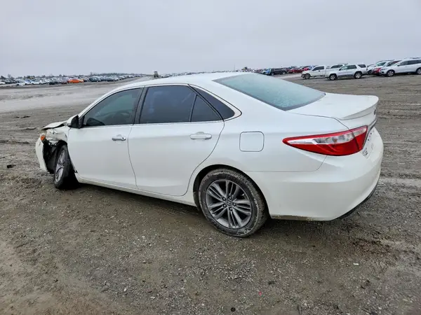 4T1BF1FK8GU156677 2016 TOYOTA CAMRY - Image 2
