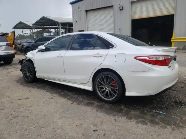 4T1BF1FK8GU158929 2016 TOYOTA CAMRY - Image 2