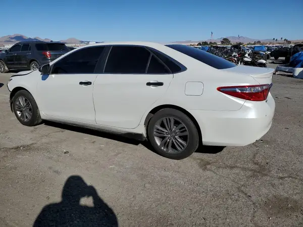 4T1BF1FK8GU163192 2016 TOYOTA CAMRY - Image 2