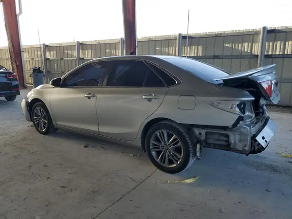 4T1BF1FK8GU171499 2016 TOYOTA CAMRY - Image 2