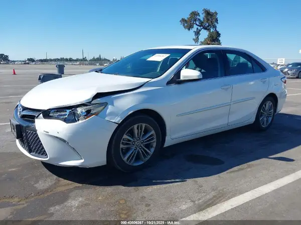 4T1BF1FK8GU172569 2016 TOYOTA CAMRY - Image 2