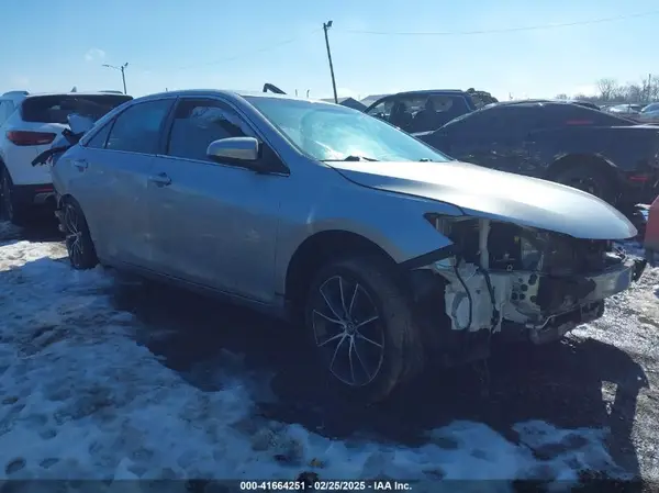 4T1BF1FK8GU174631 2016 TOYOTA CAMRY - Image 1