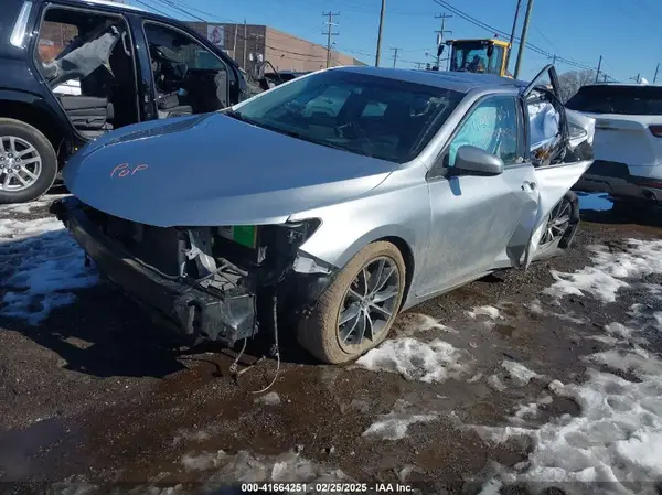 4T1BF1FK8GU174631 2016 TOYOTA CAMRY - Image 2
