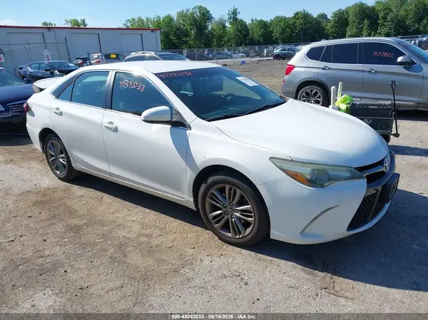 4T1BF1FK8GU174662 2016 TOYOTA CAMRY - Image 1