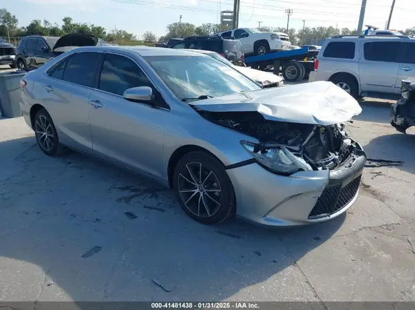 4T1BF1FK8GU175133 2016 TOYOTA CAMRY - Image 1