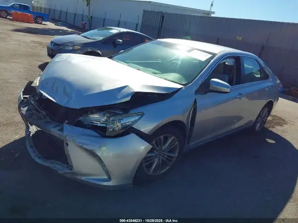 4T1BF1FK8GU177206 2016 TOYOTA CAMRY - Image 2