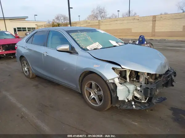 4T1BF1FK8GU177688 2016 TOYOTA CAMRY - Image 1