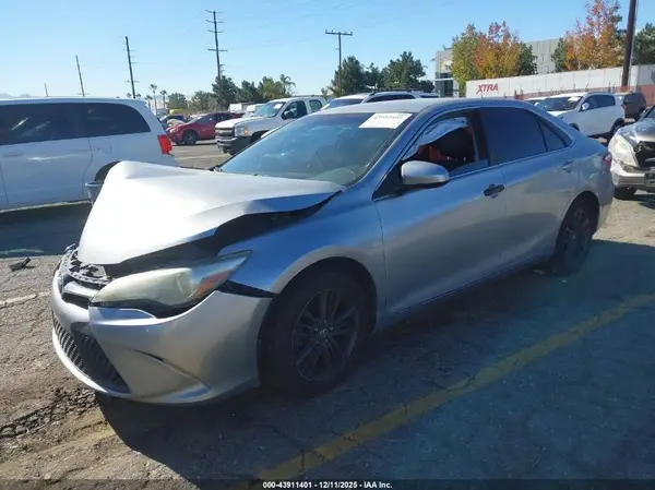 4T1BF1FK8GU178078 2016 TOYOTA CAMRY - Image 2