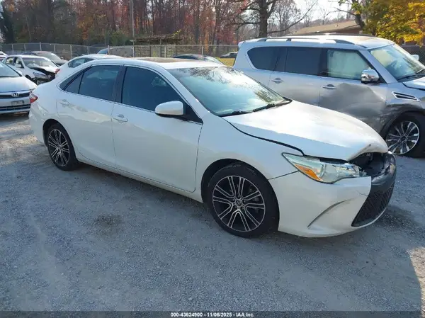 4T1BF1FK8GU179425 2016 TOYOTA CAMRY - Image 1