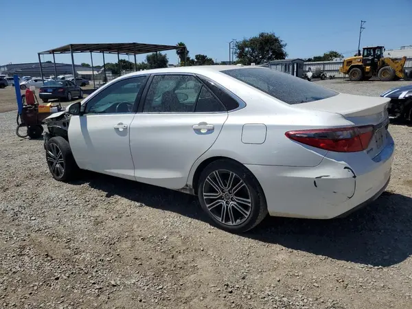 4T1BF1FK8GU184222 2016 TOYOTA CAMRY - Image 2