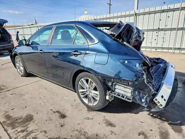 4T1BF1FK8GU185063 2016 TOYOTA CAMRY - Image 2