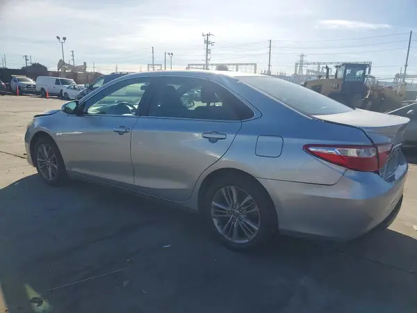 4T1BF1FK8GU185581 2016 TOYOTA CAMRY - Image 2