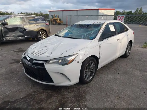 4T1BF1FK8GU185970 2016 TOYOTA CAMRY - Image 2