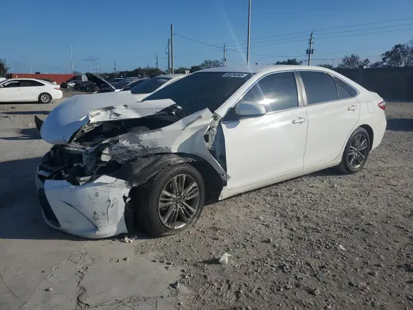 4T1BF1FK8GU187055 2016 TOYOTA CAMRY - Image 1