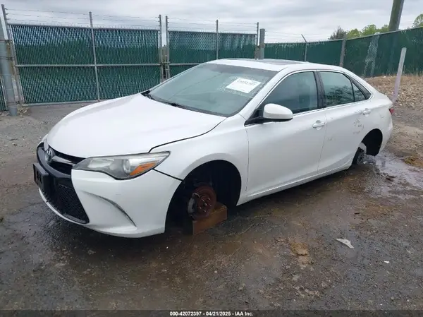 4T1BF1FK8GU189033 2016 TOYOTA CAMRY - Image 2