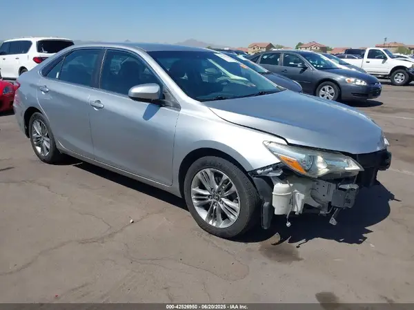 4T1BF1FK8GU189985 2016 TOYOTA CAMRY - Image 1