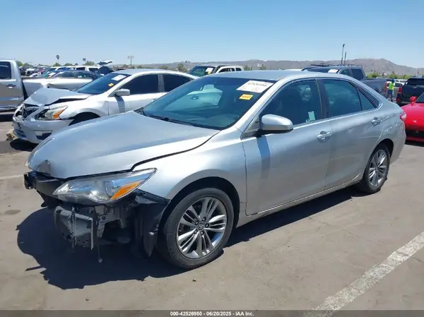4T1BF1FK8GU189985 2016 TOYOTA CAMRY - Image 2