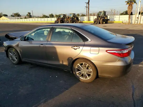 4T1BF1FK8GU191980 2016 TOYOTA CAMRY - Image 2