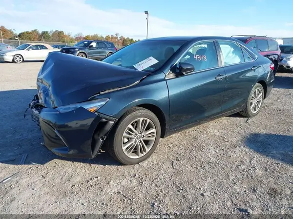 4T1BF1FK8GU192403 2016 TOYOTA CAMRY - Image 2