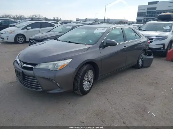 4T1BF1FK8GU194412 2016 TOYOTA CAMRY - Image 2