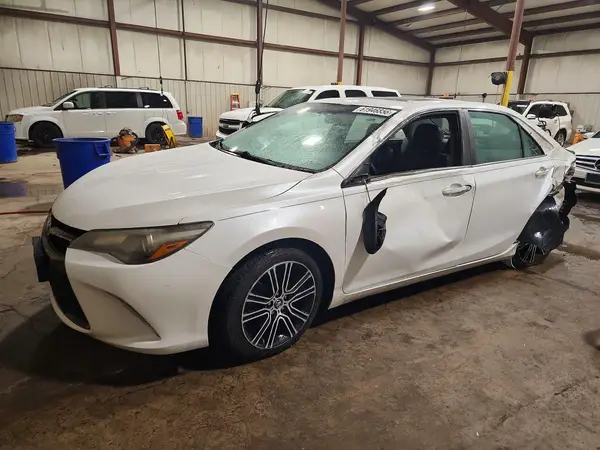 4T1BF1FK8GU194572 2016 TOYOTA CAMRY - Image 1