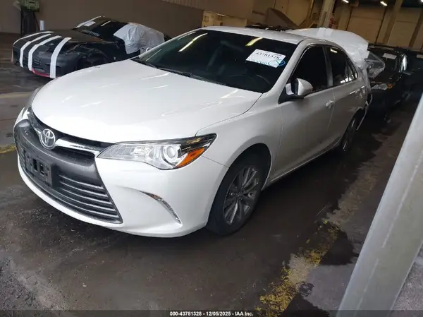 4T1BF1FK8GU202668 2016 TOYOTA CAMRY - Image 2
