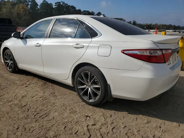 4T1BF1FK8GU204632 2016 TOYOTA CAMRY - Image 2