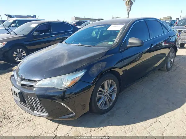 4T1BF1FK8GU206266 2016 TOYOTA CAMRY - Image 2