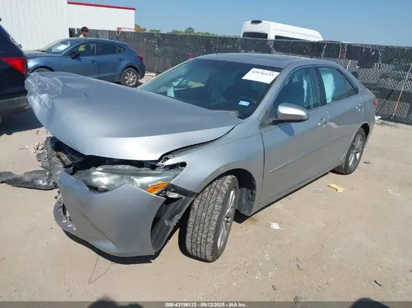 4T1BF1FK8GU212276 2016 TOYOTA CAMRY - Image 2