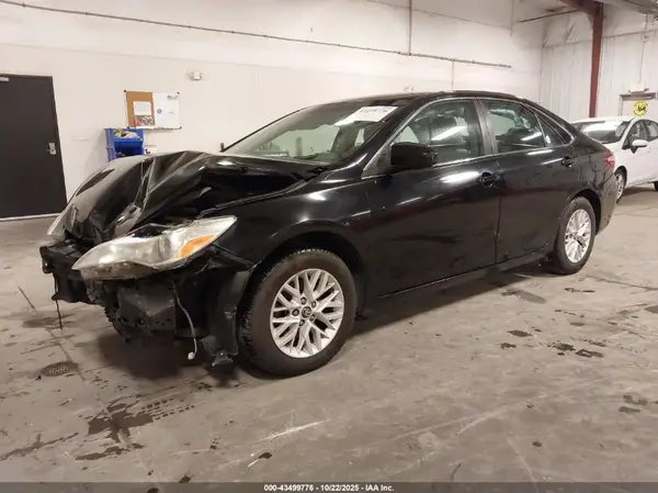 4T1BF1FK8GU212584 2016 TOYOTA CAMRY - Image 2