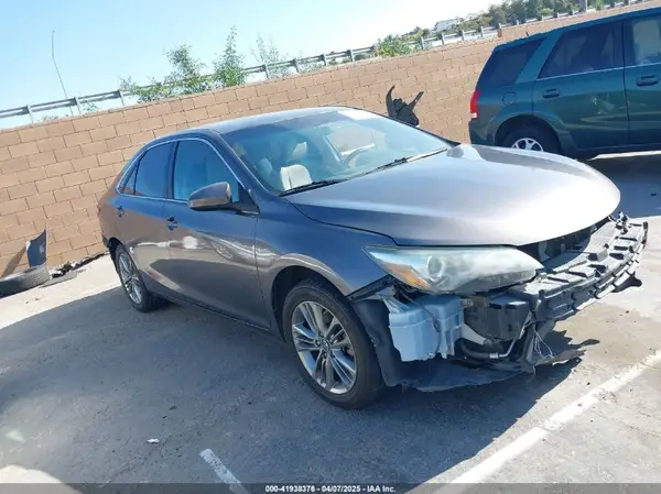 4T1BF1FK8GU213167 2016 TOYOTA CAMRY - Image 1