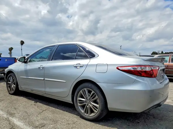 4T1BF1FK8GU215873 2016 TOYOTA CAMRY - Image 2